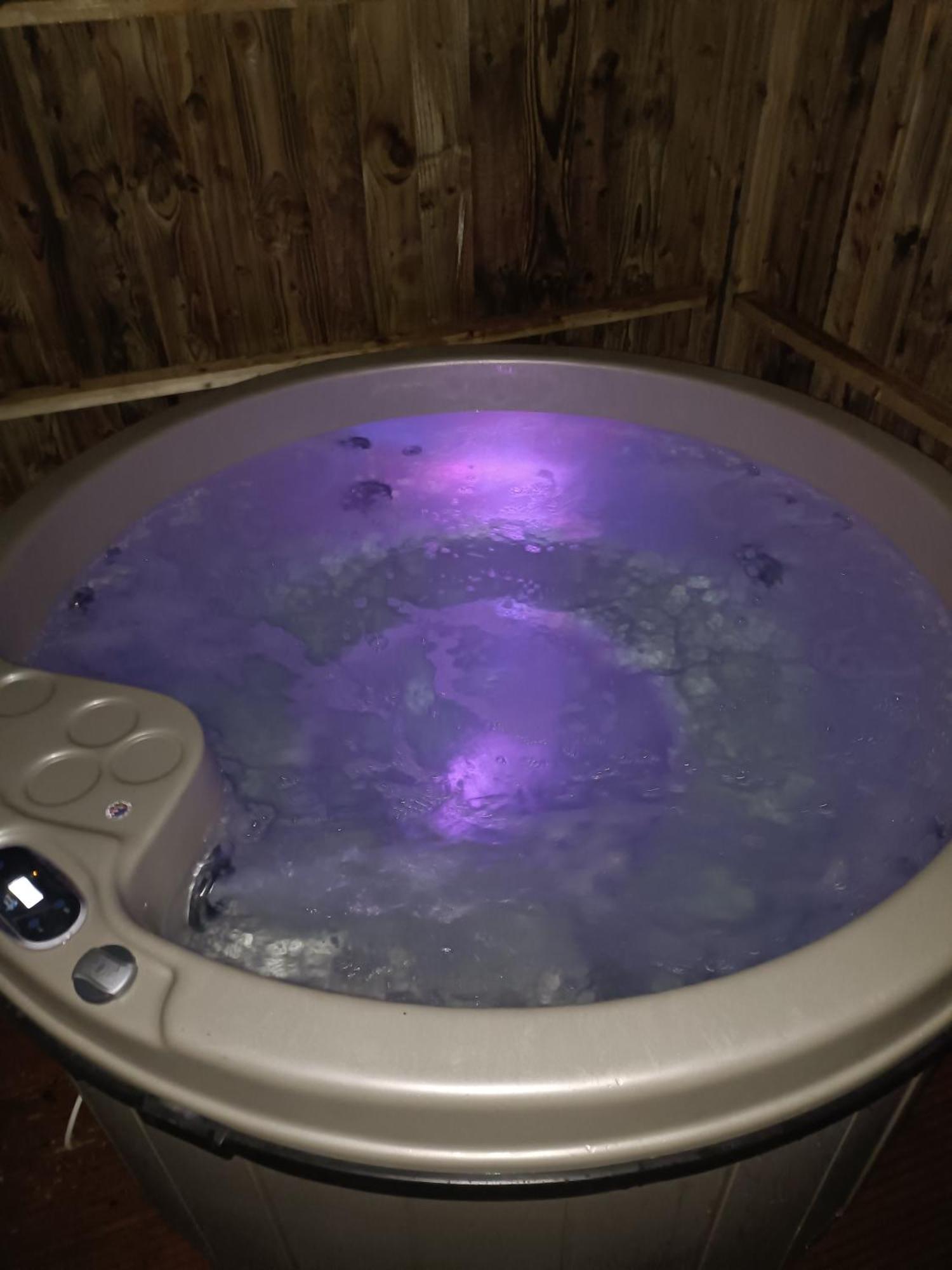 Hillingworth'S Hot Tub Retreat - Lochmaben Villa Dumfries Eksteriør bilde